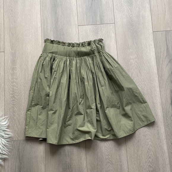 Green summer skirt - Picture 3 of 3